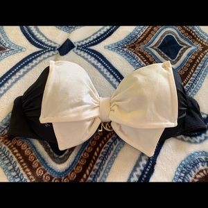 Victoria’s Secret Swimsuit too Size 32B